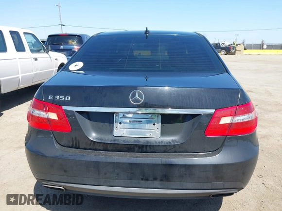 2010 Mercedes-Benz E-Class E 350 Luxury with VIN WDDHF5GB0AA072193, listed as a IAAI auction lot 42031041 with 152,969 mi miles. Bid and sale history available at carsss.com. Image 16.