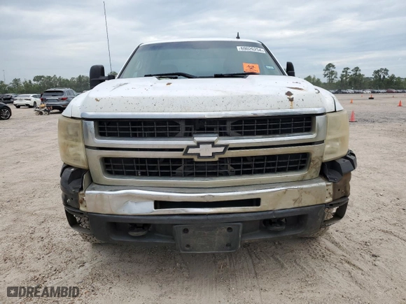 2008 Chevrolet Silverado 2500HD Work Truck with VIN 1GCHC29K38E142836, listed as a Copart auction lot 69026254 with 263,834 mi miles and Salvage Title. Bid and sale history available at carsss.com. Image 5.