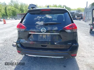 2017 Nissan Rogue SL z VIN JN8AT2MV5HW276734, wystawiony jako IAAI lot #42312469 z przebiegiem 110 635 mil mil oraz . Historia ofert i sprzedaży dostępna na DreamBid. Obrazek 17.