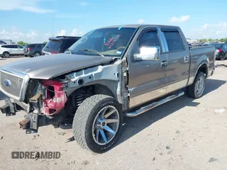 2005 Ford F-150 XLT z VIN 1FTRW12W45KC33940, wystawiony jako IAAI lot #42582396 z przebiegiem 233 217 mil mil oraz . Historia ofert i sprzedaży dostępna na DreamBid. Obrazek 2.