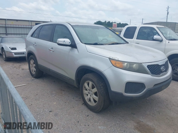 2012 Kia Sorento LX z VIN 5XYKT3A18CG201670, wystawiony jako IAAI lot #42305664 z przebiegiem 192 170 mil mil oraz . Historia ofert i sprzedaży dostępna na DreamBid. Obrazek 1.