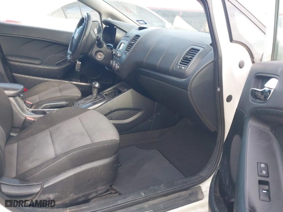 2016 Kia Forte 5-Door LX with VIN KNAFK5A89G5584902, listed as a IAAI auction lot 41703843 with 254,827 mi miles. Bid and sale history available at carsss.com. Image 5.