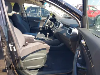 2019 Kia Sorento L with VIN 5XYPG4A38KG574269, listed as a IAAI auction lot 42003610 with 129,896 mi miles and . Bid and sale history available at DreamBid. Image 5.