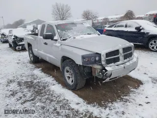 2007 Dodge Dakota ST with VIN 1D7HW22K87S256435, listed as a IAAI auction lot 41036279 with 198,616 mi miles. Bid and sale history available at carsss.com. Image 1.