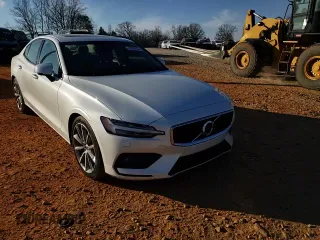 2020 Volvo S60 Momentum with VIN 7JR102FK1LG045213, listed as a Copart auction lot 41913524 with 65,918 mi miles. Bid and sale history available at carsss.com. Image 10.