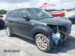 2018 Kia Soul + with VIN KNDJP3A56J7904245, listed as a IAAI auction lot 41985285 with 103,824 mi miles. Bid and sale history available at carsss.com. Image 1.