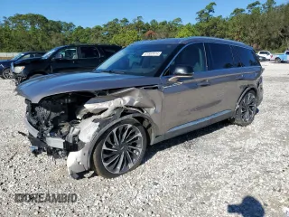 2021 Lincoln Aviator Reserve z VIN 5LM5J7WC4MGL17718, wystawiony jako Copart lot #81562614 z przebiegiem 68 596 mil mil oraz Czysty tytuł • Clean title. Historia ofert i sprzedaży dostępna na DreamBid. Obrazek 1.