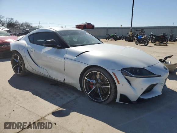 2021 Toyota GR Supra 3.0 with VIN WZ1DB0C00MW041840, listed as a Copart auction lot 43144635 with 6,213 mi miles and Salvage Title. Bid and sale history available at carsss.com. Image 4.