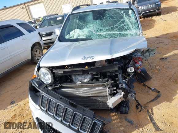 2021 Jeep Renegade Latitude with VIN ZACNJCBB6MPM80996, listed as a IAAI auction lot 41676526 with Not Provided miles. Bid and sale history available at carsss.com. Image 12.