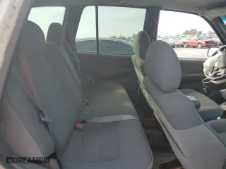 2002 Kia Sportage with VIN KNDJA723625142604, listed as a Copart auction lot 73463704 with 236,260 mi miles and Salvage Title. Bid and sale history available at carsss.com. Image 11.