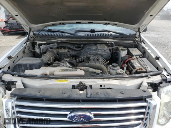 2010 Ford Explorer XLT с VIN 1FMEU7DE6AUA99003, выставлен на аукционе Copart как лот 60277095 с пробегом 92 212 миль миль и Списание • Salvage title. История ставок и продаж доступна на DreamBid. Изображение 12.