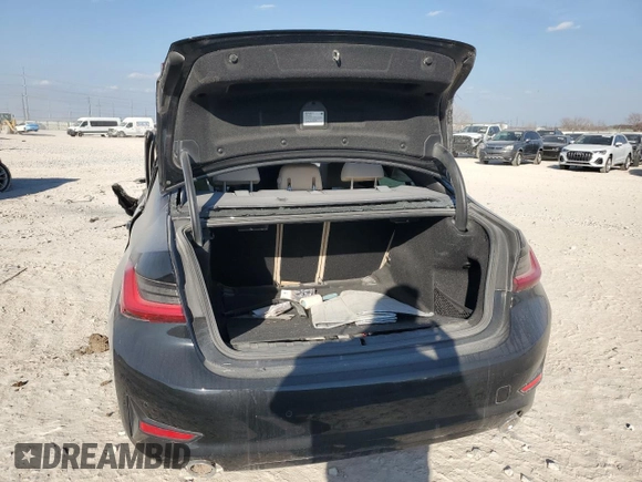 2021 BMW 3 Series 330i z VIN 3MW5R1J05M8C13650, wystawiony jako Copart lot #46793555 z przebiegiem Nie podano mil oraz Nie do naprawy • Non repairable. Historia ofert i sprzedaży dostępna na DreamBid. Obrazek 6.