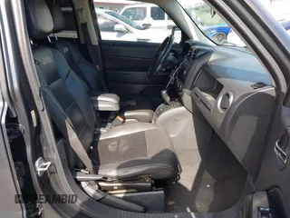 2010 Jeep Patriot Latitude z VIN 1J4NT1GA5AD676661, wystawiony jako IAAI lot #41602103 z przebiegiem 144 915 mil mil oraz . Historia ofert i sprzedaży dostępna na DreamBid. Obrazek 5.