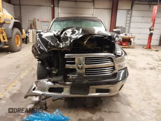 2016 Ram 1500 Big Horn z VIN 1C6RR7LT3GS305235, wystawiony jako IAAI lot #41955334 z przebiegiem 211 673 mil mil oraz . Historia ofert i sprzedaży dostępna na DreamBid. Obrazek 12.