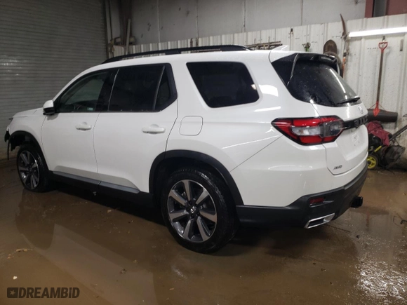 2024 Honda Pilot Touring with VIN 5FNYG1H70RB008992, listed as a Copart auction lot 41583275 with 18,081 mi miles and Salvage Title. Bid and sale history available at carsss.com. Image 2.