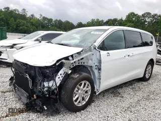 2025 Chrysler Pacifica Select z VIN 2C4RC1BG9SR519362, wystawiony jako Copart lot #58717425 z przebiegiem 4 662 mil mil oraz Szkoda całkowita • Salvage title. Historia ofert i sprzedaży dostępna na DreamBid. Obrazek 1.