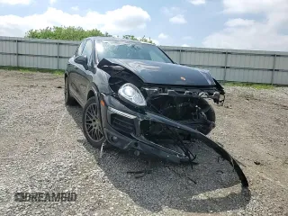 2017 Porsche Cayenne z VIN WP1AA2A20HKA80248, wystawiony jako Copart lot #56482555 z przebiegiem Nie podano mil oraz Szkoda całkowita • Salvage title. Historia ofert i sprzedaży dostępna na DreamBid. Obrazek 13.