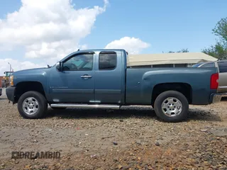 2007 Chevrolet Silverado 1500 LT w/2LT with VIN 2GCEC19J771643877, listed as a IAAI auction lot 41952197 with 160,375 mi miles. Bid and sale history available at carsss.com. Image 14.