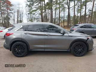 2019 Infiniti QX50 Essential z VIN 3PCAJ5M3XKF121013, wystawiony jako IAAI lot #41894542 z przebiegiem 91 463 mil mil oraz . Historia ofert i sprzedaży dostępna na DreamBid. Obrazek 14.
