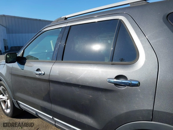 2015 Ford Explorer Limited with VIN 1FM5K7F85FGB78634, listed as a IAAI auction lot 42053617 with 69,540 mi miles. Bid and sale history available at carsss.com. Image 14.