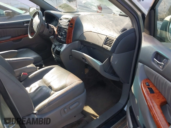 2008 Toyota Sienna XLE z VIN 5TDZK22C38S173380, wystawiony jako IAAI lot #42221554 z przebiegiem 227 418 mil mil oraz . Historia ofert i sprzedaży dostępna na DreamBid. Obrazek 5.