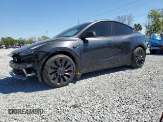 2024 Tesla Model Y Performance z VIN 7SAYGDEFXRA271486, wystawiony jako Copart lot #48073025 z przebiegiem 11 434 mil mil oraz Szkoda całkowita • Salvage title. Historia ofert i sprzedaży dostępna na DreamBid. Obrazek 1.