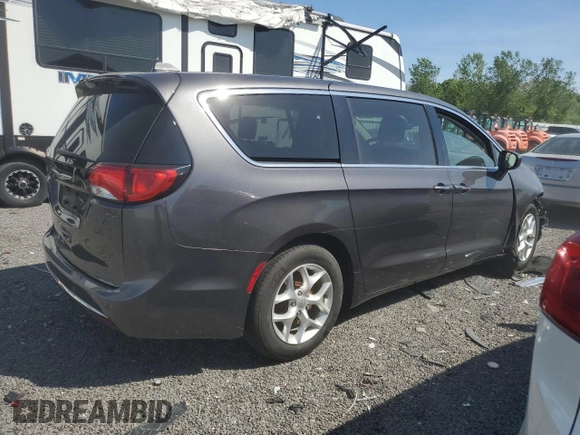 2018 Chrysler Pacifica Touring Plus z VIN 2C4RC1FG4JR117046, wystawiony jako Copart lot #56523015 z przebiegiem 42 675 mil mil oraz Szkoda całkowita • Salvage title. Historia ofert i sprzedaży dostępna na DreamBid. Obrazek 3.