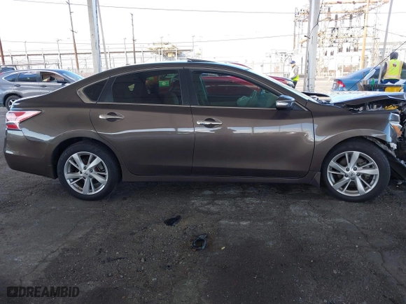 2015 Nissan Altima 2.5 SV with VIN 1N4AL3AP1FC169188, listed as a IAAI auction lot 41274644 with 82,222 mi miles. Bid and sale history available at carsss.com. Image 14.