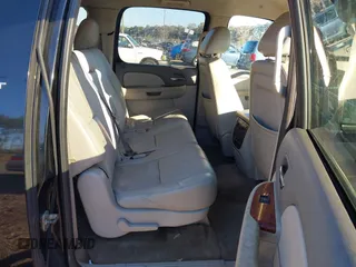 2012 GMC Yukon XL SLT with VIN 1GKS2KE71CR161613, listed as a IAAI auction lot 41021605 with 236,272 mi miles. Bid and sale history available at carsss.com. Image 8.
