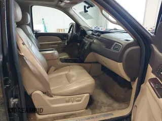 2010 GMC Denali z VIN 1GKUCMEF1AR181088, wystawiony jako IAAI lot #41563523 z przebiegiem 245 422 mil mil oraz . Historia ofert i sprzedaży dostępna na DreamBid. Obrazek 5.