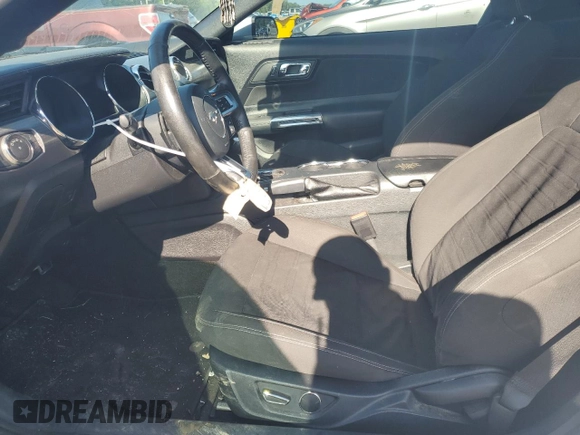 2015 Ford Mustang EcoBoost z VIN 1FA6P8TH4F5347094, wystawiony jako Copart lot #54190035 z przebiegiem 130 210 mil mil oraz Szkoda całkowita • Salvage title. Historia ofert i sprzedaży dostępna na DreamBid. Obrazek 7.