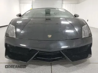 2011 Lamborghini Gallardo z VIN ZHWGU7AJXBLA10128, wystawiony jako Copart lot #54581305 z przebiegiem 10 150 mil mil oraz Szkoda całkowita • Salvage title. Historia ofert i sprzedaży dostępna na DreamBid. Obrazek 5.