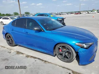 2019 Alfa Romeo Giulia with VIN ZARFAMAN3K7597993, listed as a Copart auction lot 53031435 with 39,556 mi miles and Salvage title. Bid and sale history available at DreamBid. Image 4.