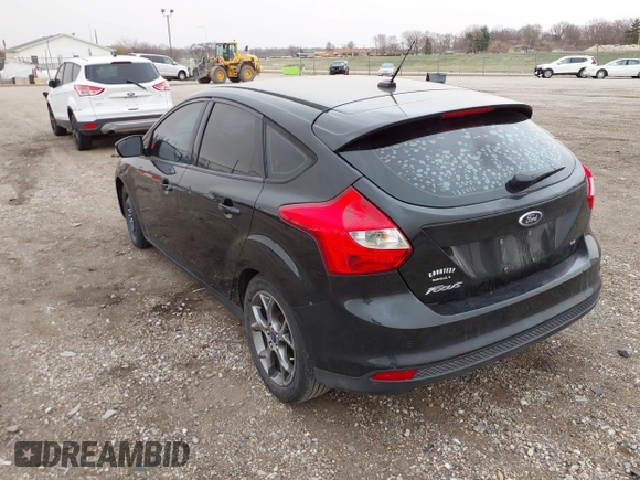 2014 Ford Focus SE with VIN 1FADP3K29EL118525, listed as a IAAI auction lot 41843058 with 153,158 mi miles. Bid and sale history available at carsss.com. Image 3.