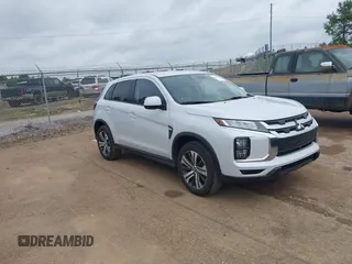 2024 Mitsubishi Outlander S z VIN JA4ARUAU8RU026106, wystawiony jako IAAI lot #42261854 z przebiegiem 5 439 mil mil oraz . Historia ofert i sprzedaży dostępna na DreamBid. Obrazek 1.