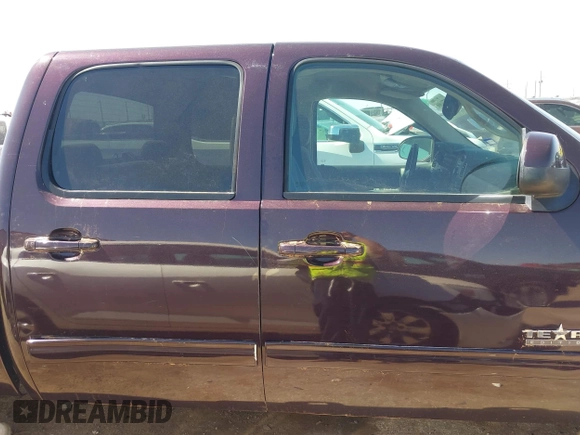 2008 GMC Sierra 1500 SLE1 z VIN 2GTEC13J481299287, wystawiony jako IAAI lot #41771000 z przebiegiem 354 951 mil mil oraz . Historia ofert i sprzedaży dostępna na DreamBid. Obrazek 13.