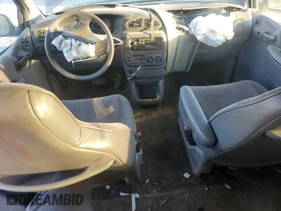 2000 Plymouth Voyager Grand SE z VIN 2P4GP44G6YR631700, wystawiony jako Copart lot #82873844 z przebiegiem Nie podano mil oraz Szkody całkowita. Historia ofert i sprzedaży dostępna na DreamBid. Obrazek 8.
