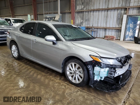 2023 Toyota Camry LE z VIN 4T1C11AK6PU082458, wystawiony jako Copart lot #56209395 z przebiegiem 38 806 mil mil oraz Szkoda całkowita • Salvage title. Historia ofert i sprzedaży dostępna na DreamBid. Obrazek 4.