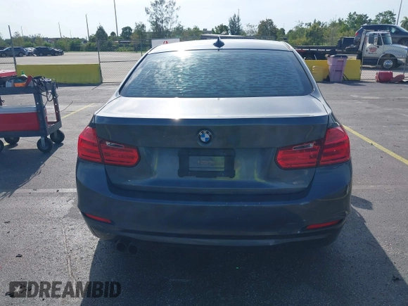 2015 BMW 3 Series 328i z VIN WBA3A5G57FNS82543, wystawiony jako IAAI lot #42731940 z przebiegiem 102 773 mil mil oraz . Historia ofert i sprzedaży dostępna na DreamBid. Obrazek 16.