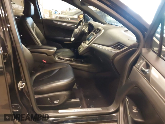 2017 Lincoln MKC Premiere with VIN 5LMCJ1D97HUL35066, listed as a IAAI auction lot 41224223 with 124,826 mi miles. Bid and sale history available at carsss.com. Image 5.