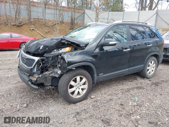 2013 Kia Sorento LX with VIN 5XYKTCA66DG417238, listed as a IAAI auction lot 41992513 with 166,134 mi miles. Bid and sale history available at carsss.com. Image 17.