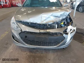 2014 Hyundai Sonata Hybrid with VIN KMHEC4A4XEA113716, listed as a IAAI auction lot 40488884 with 154,548 mi miles. Bid and sale history available at carsss.com. Image 6.