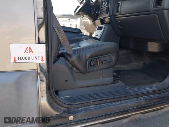 2002 Chevrolet Avalanche with VIN 3GNEC13T32G176233, listed as a IAAI auction lot 42108329 with 312,126 mi miles and . Bid and sale history available at DreamBid. Image 6.