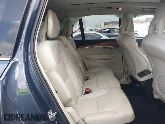 2022 Volvo XC90 Momentum with VIN YV4A22PKXN1817816, listed as a IAAI auction lot 41461524 with 48,048 mi miles. Bid and sale history available at carsss.com. Image 8.