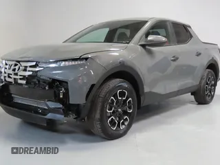 2024 Hyundai Santa Cruz SEL z VIN 5NTJB4DE3RH116032, wystawiony jako Copart lot #59050105 z przebiegiem 4 441 mil mil oraz Szkoda całkowita • Salvage title. Historia ofert i sprzedaży dostępna na DreamBid. Obrazek 2.