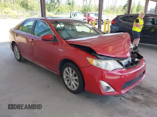 2013 Toyota Camry LE z VIN 4T1BD1FK6DU073198, wystawiony jako IAAI lot #42348423 z przebiegiem 112 268 mil mil oraz . Historia ofert i sprzedaży dostępna na DreamBid. Obrazek 1.