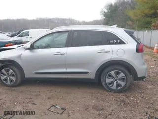 2019 Kia Niro LX with VIN KNDCB3LCXK5349252, listed as a IAAI auction lot 40891130 with 67,029 mi miles. Bid and sale history available at carsss.com. Image 14.