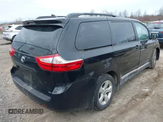 2018 Toyota Sienna LE Auto Access Seat with VIN 5TDKZ3DC8JS929730, listed as a IAAI auction lot 41898547 with 88,043 mi miles. Bid and sale history available at carsss.com. Image 4.