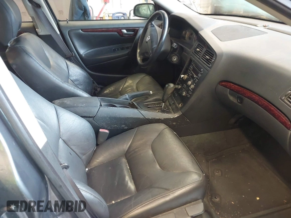 2004 Volvo S60 с VIN YV1RS61T842344192, выставлен на аукционе IAAI как лот 41278520 с пробегом Не указан миль и . История ставок и продаж доступна на DreamBid. Изображение 5.