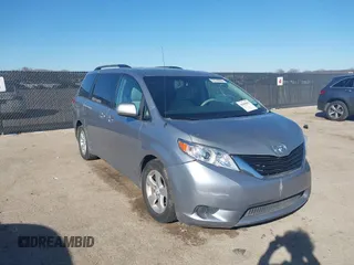 2011 Toyota Sienna LE AAS with VIN 5TDKK3DCXBS143921, listed as a IAAI auction lot 41689053 with 199,854 mi miles. Bid and sale history available at carsss.com. Image 1.
